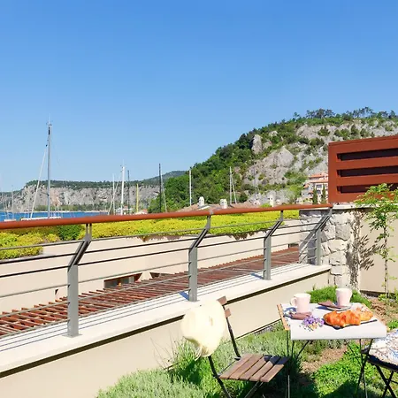 Portopiccolo - Giardino Vista Castello Апартаменты Систиана