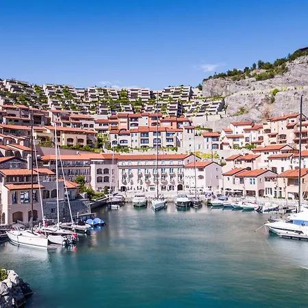 Апартаменты Portopiccolo - Giardino Vista Castello Систиана